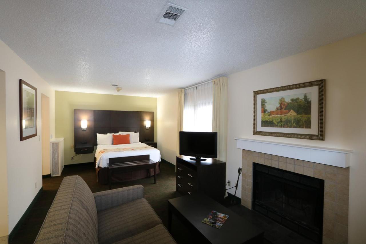 Fairbridge Inn & Suites - Akron Copley Township - West الغرفة الصورة